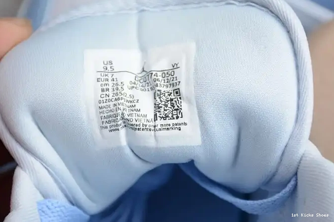 1st Kicks Jordan Low 1 (W) Blue DC0774-050 University 0610